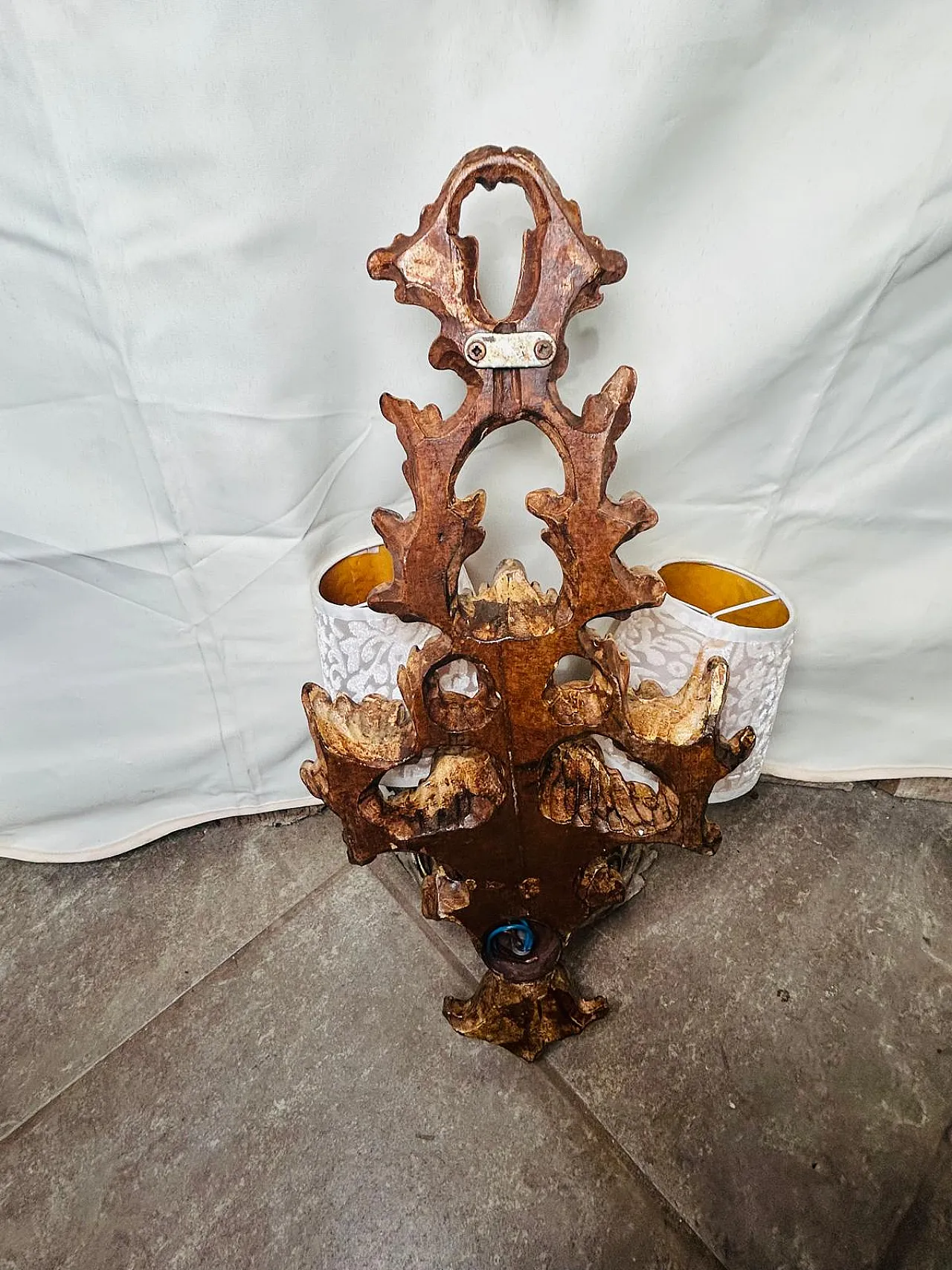 9 Applique da Parete a Due Luci in Legno Dorato, anni '70 27
