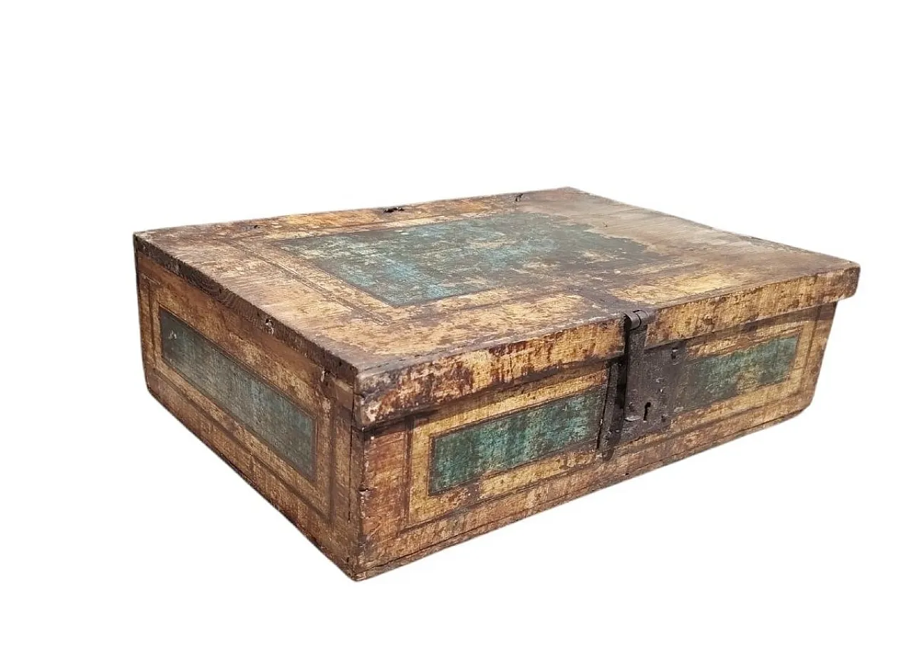 Lacquered and painted wooden box, 18th century 2
