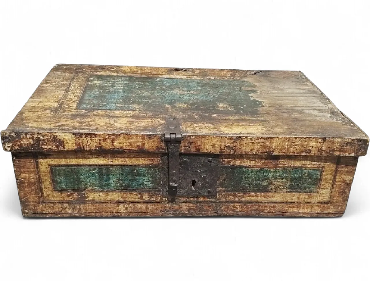 Lacquered and painted wooden box, 18th century 12