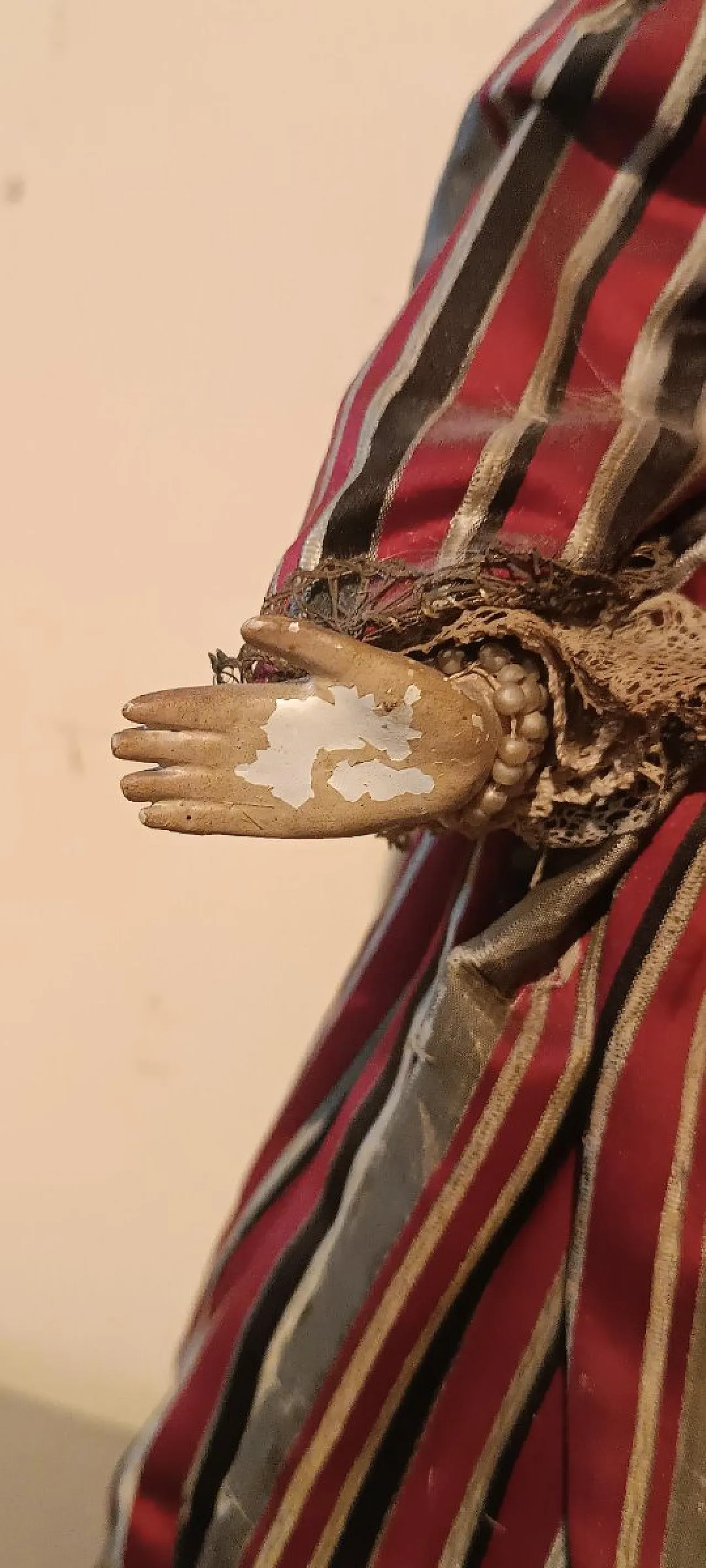 Pair of polychrome wooden mannequins, 18th century 8