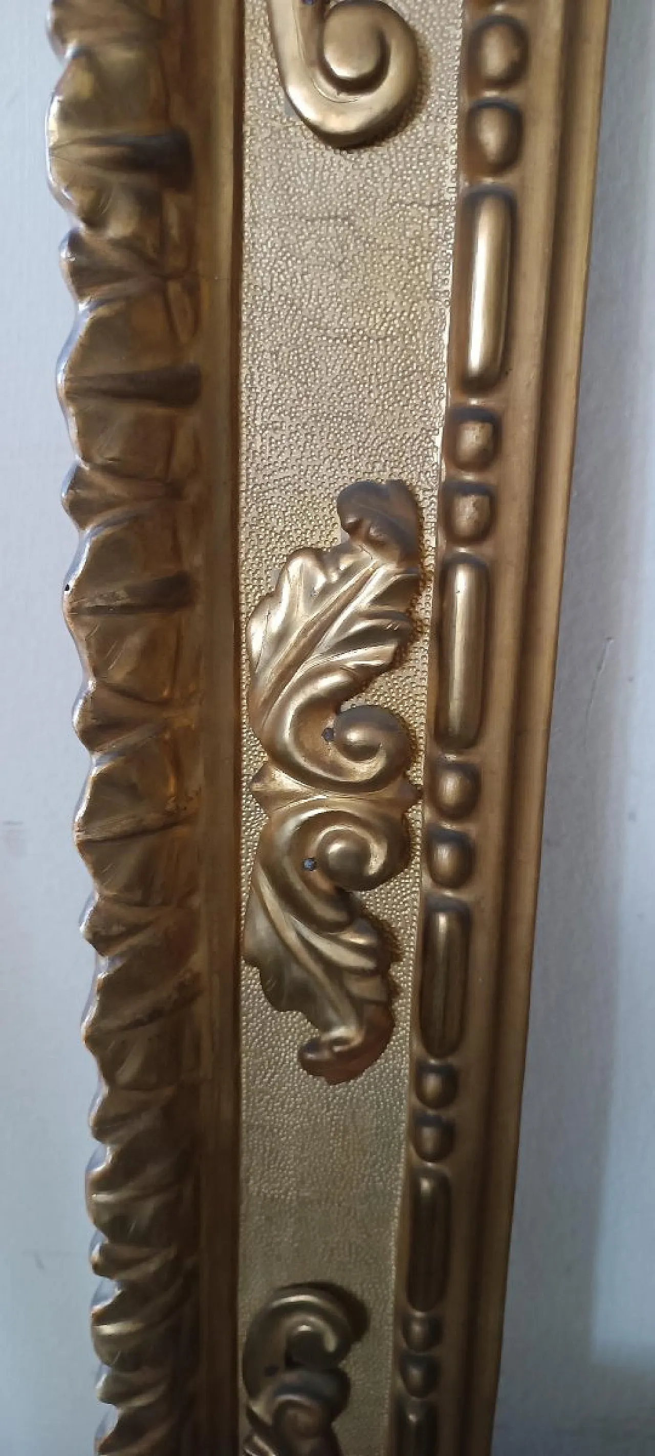 Carved and gilded wooden frame, 19th century 6