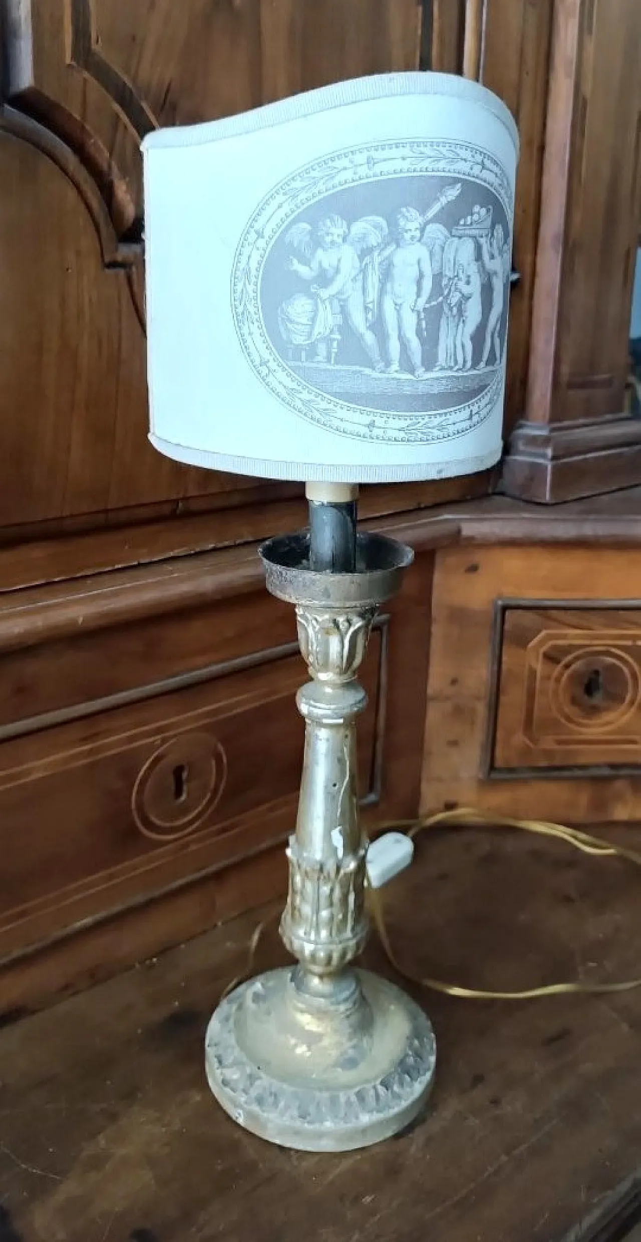 Carved and gilded wooden lamp, early 19th century 2