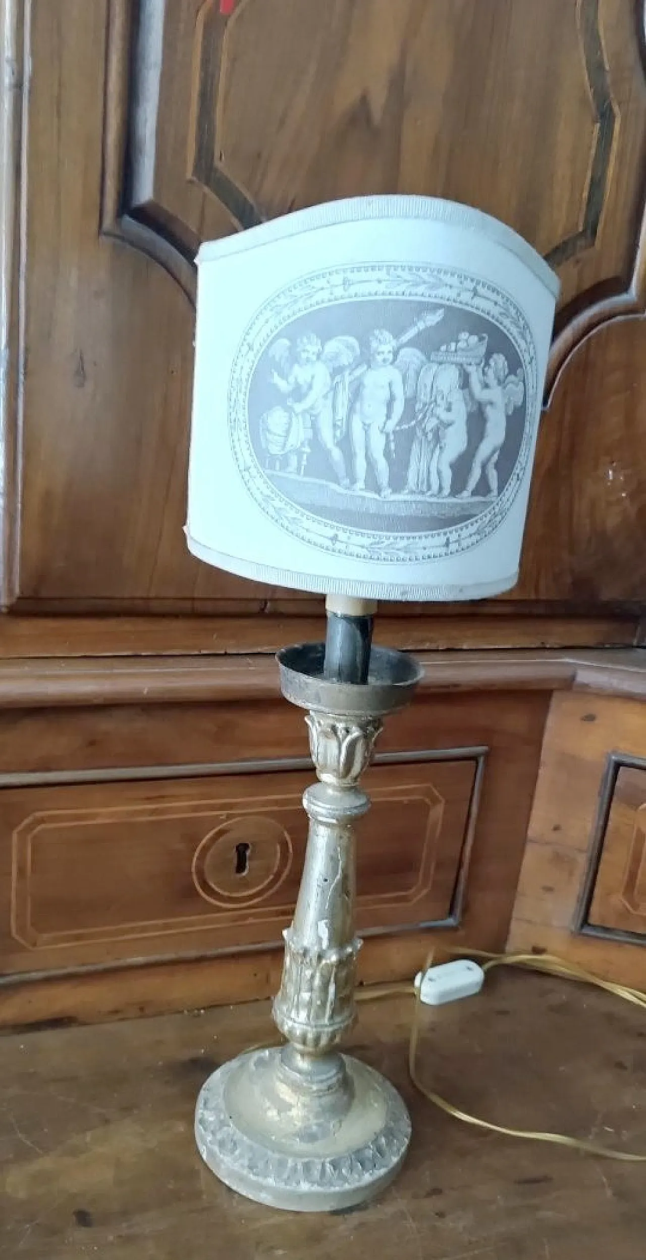 Carved and gilded wooden lamp, early 19th century 3