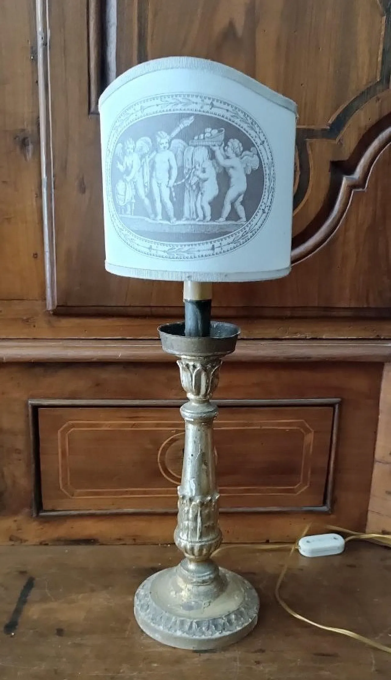 Carved and gilded wooden lamp, early 19th century 7