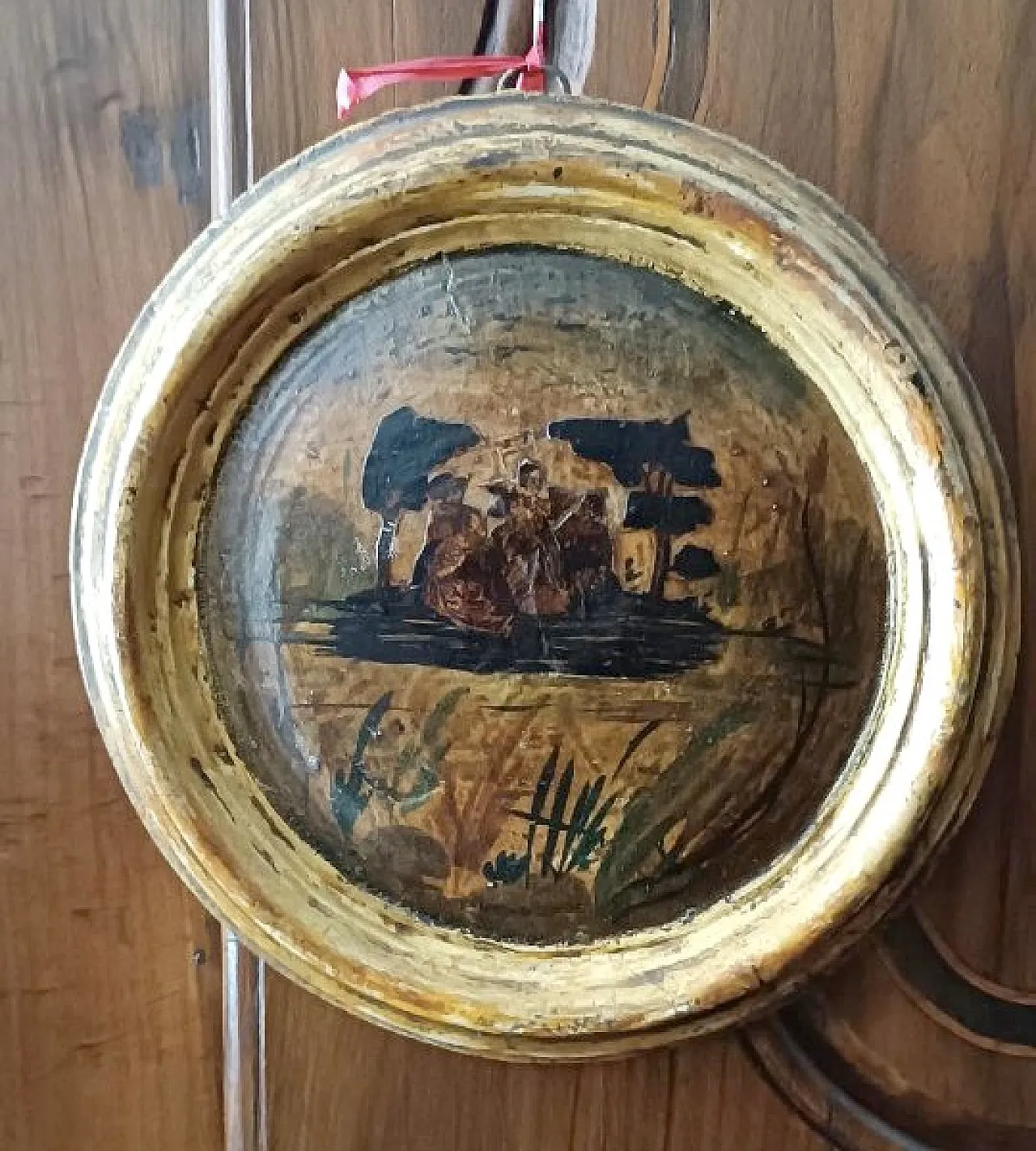 Round painting on panel with gilded frame, 18th century 1