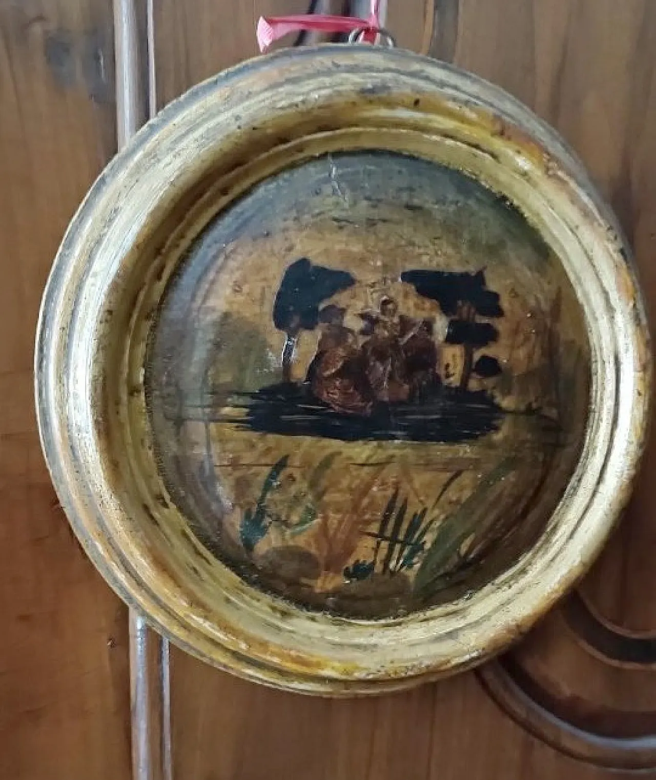 Round painting on panel with gilded frame, 18th century 2