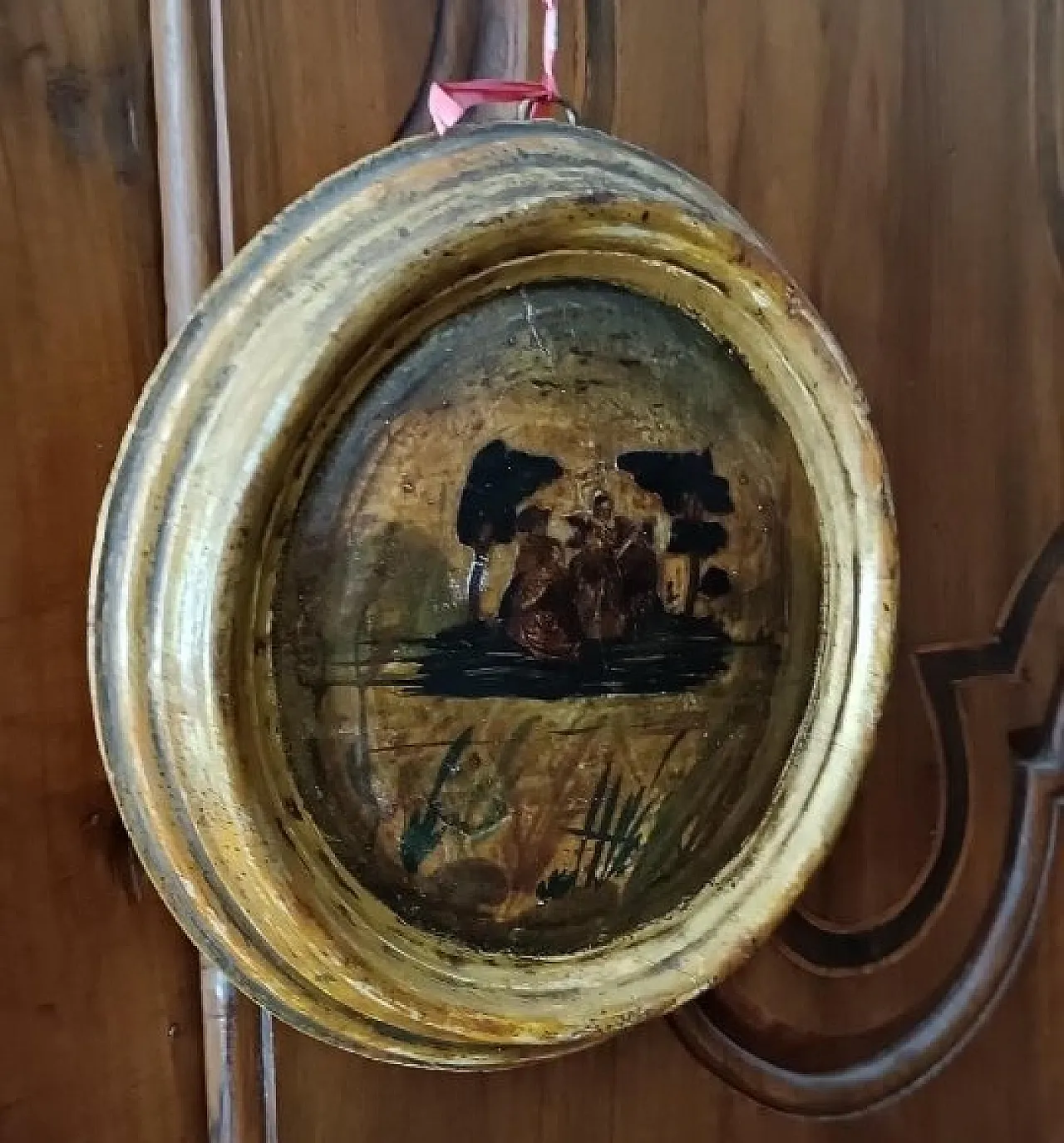 Round painting on panel with gilded frame, 18th century 4