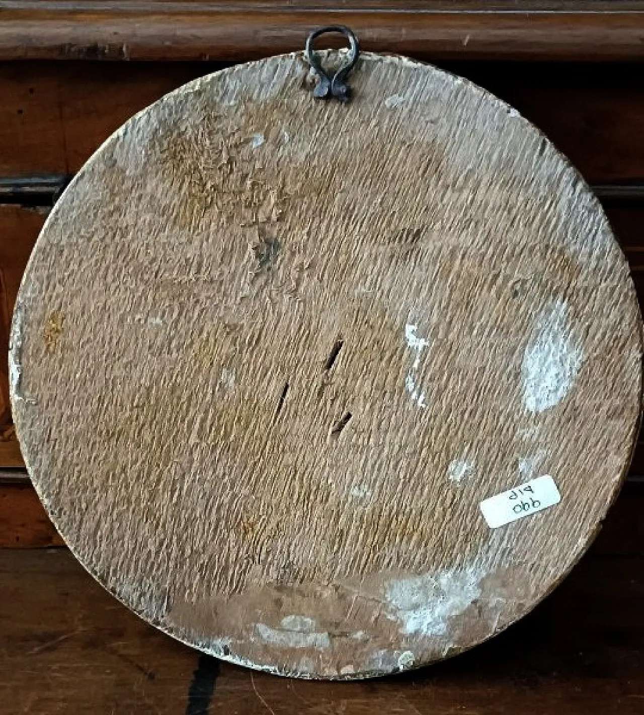 Round painting on panel with gilded frame, 18th century 7