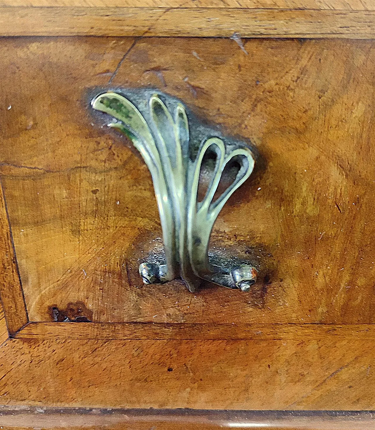 Venetian cherry kneeler, 18th century 7