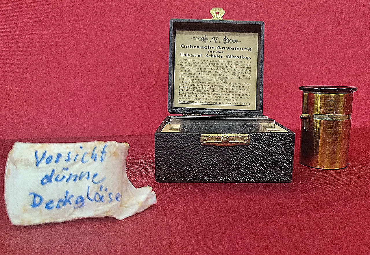 Pocket metal microscope, 20th century 3