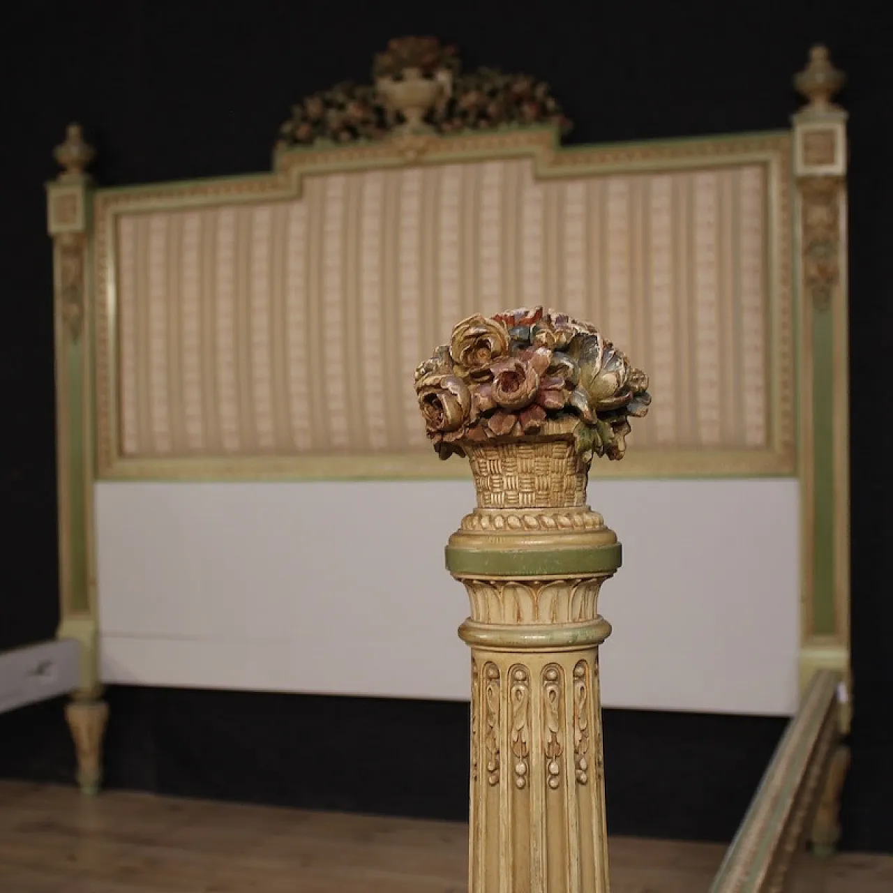 Italian lacquered double bed in Louis XVI style, 20th century 8