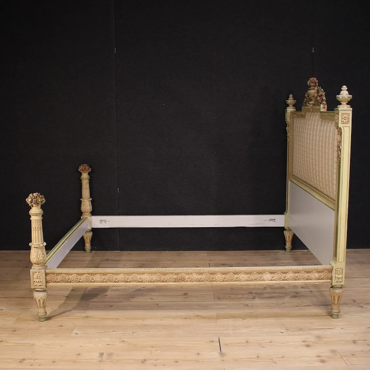 Italian lacquered double bed in Louis XVI style, 20th century 9