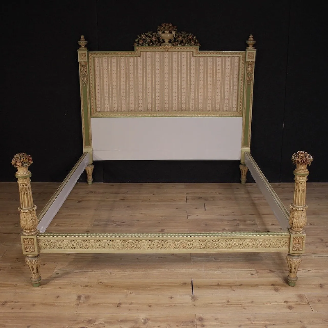 Italian lacquered double bed in Louis XVI style, 20th century 12
