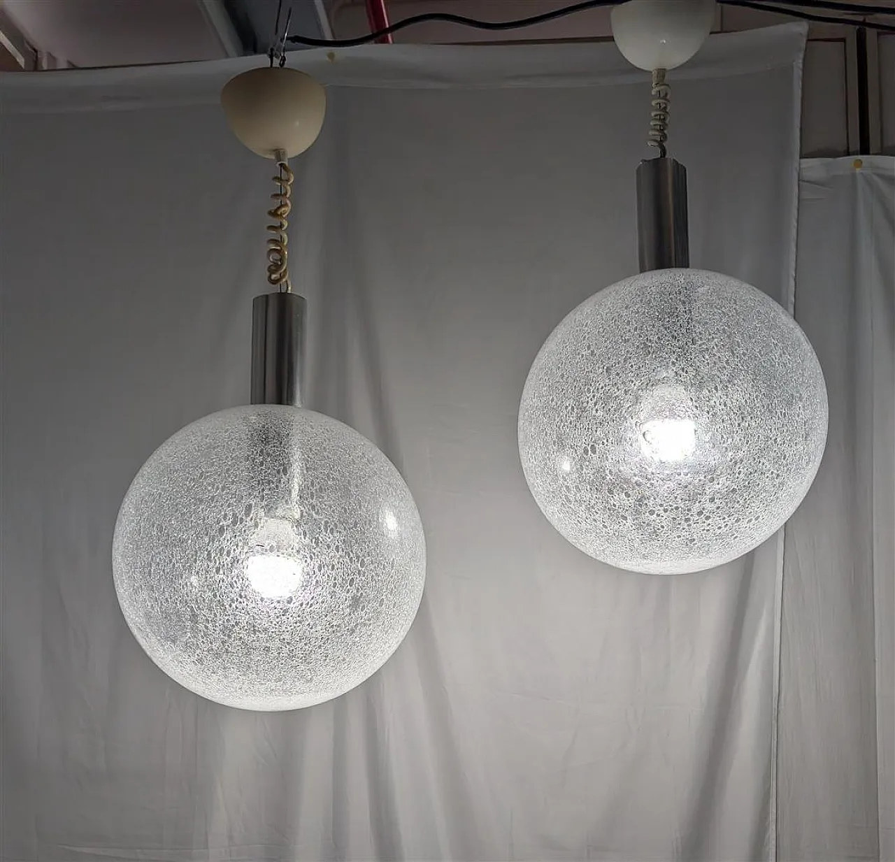 Coppia lampade a sospensione space age Flos, anni '70 4