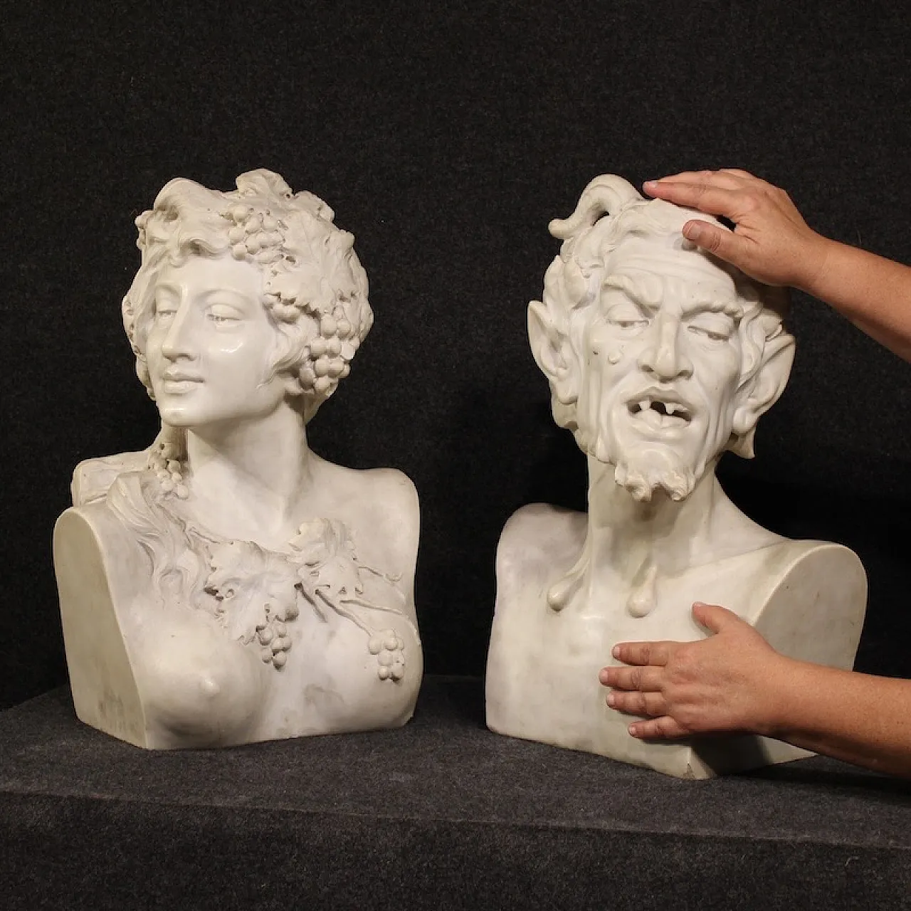 Coppia di sculture in marmo bianco Satiro e Baccante, '800 2