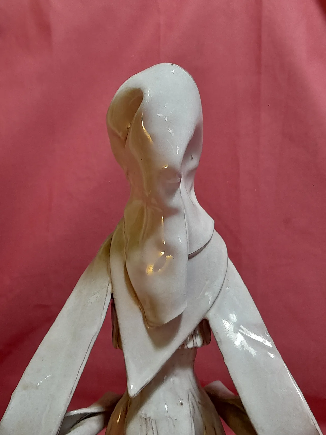 Scultura di donna sarda in costume di Emilia Palomba, anni '70 14