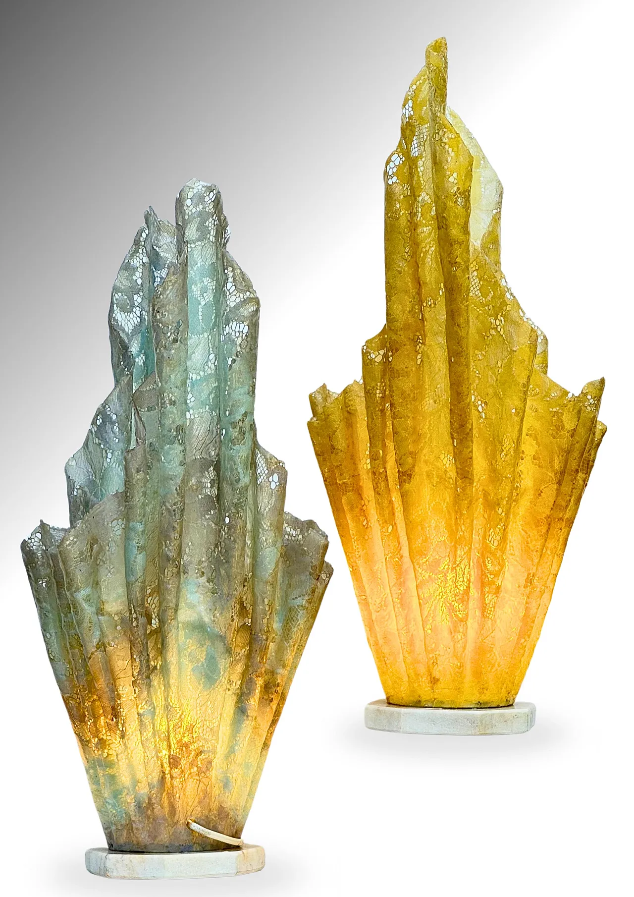 Coppia di lampade scultoree in resina Lamp Dantelle, anni '70 2