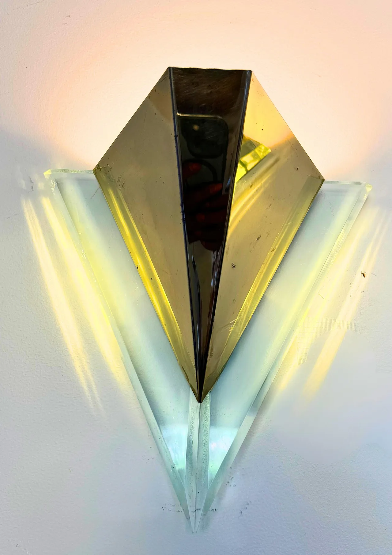 4 Applique in acrilico e ottone di Massive Lighting Belgium, anni '80 5