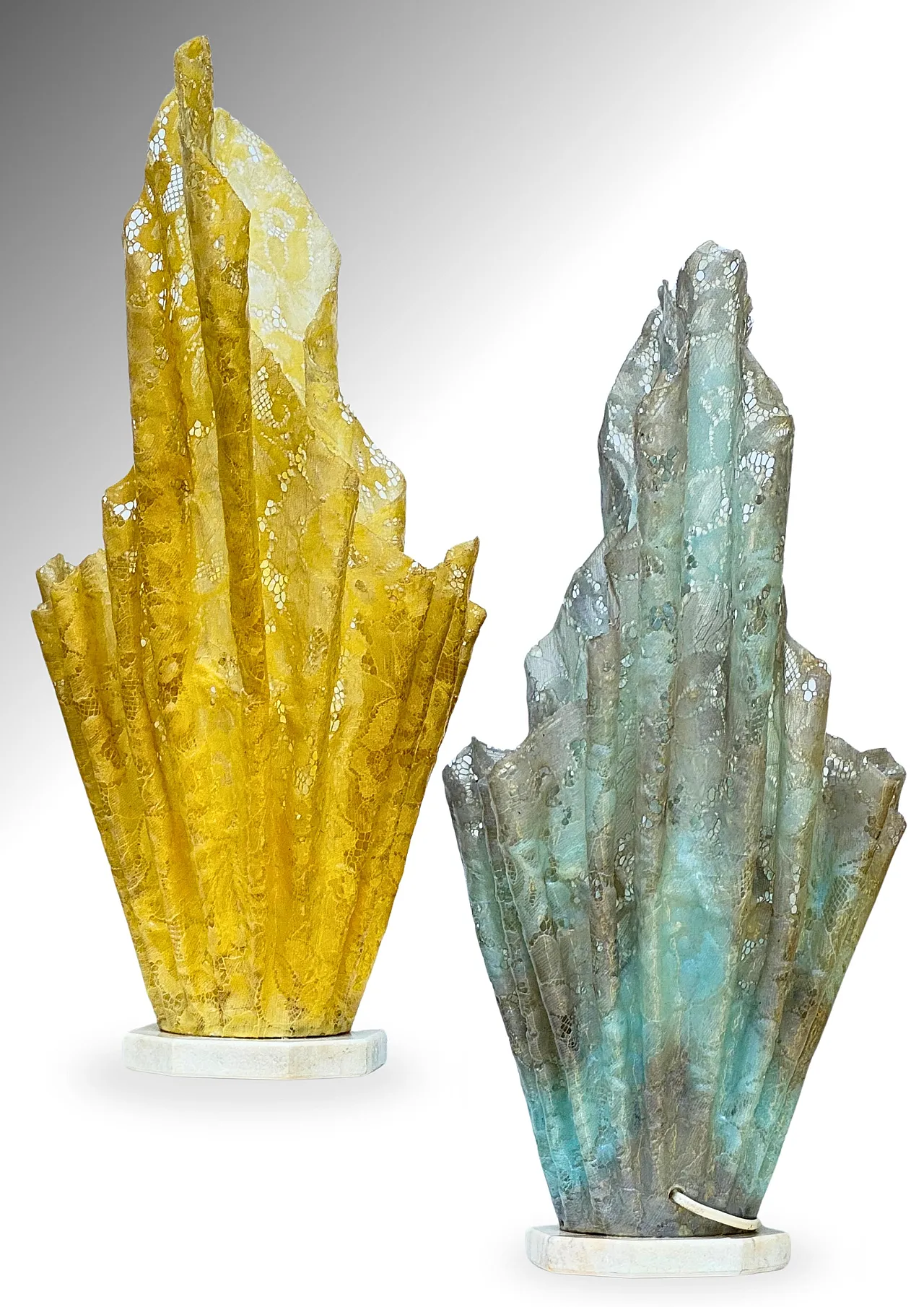 Coppia di lampade scultoree in resina Lamp Dantelle, anni '70 6