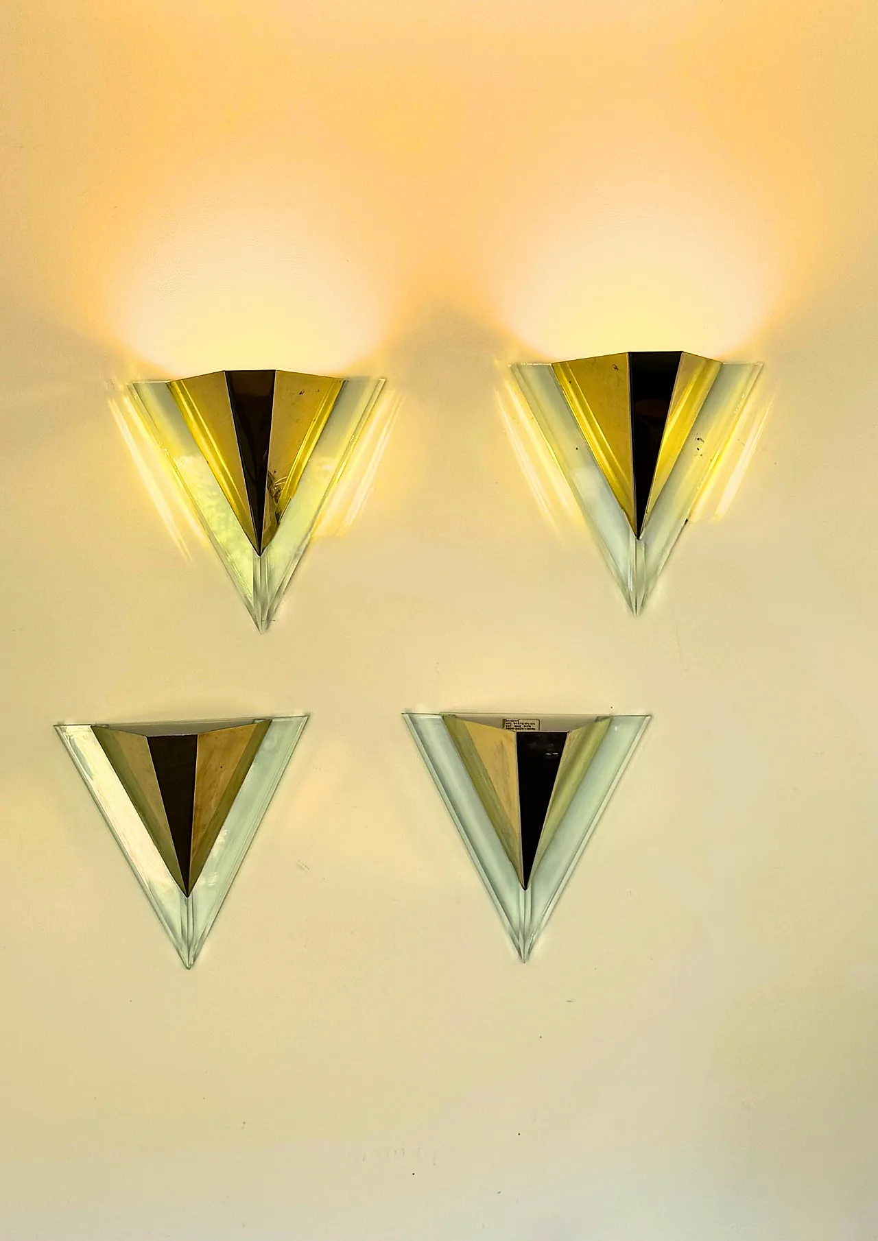 4 Applique in acrilico e ottone di Massive Lighting Belgium, anni '80 9