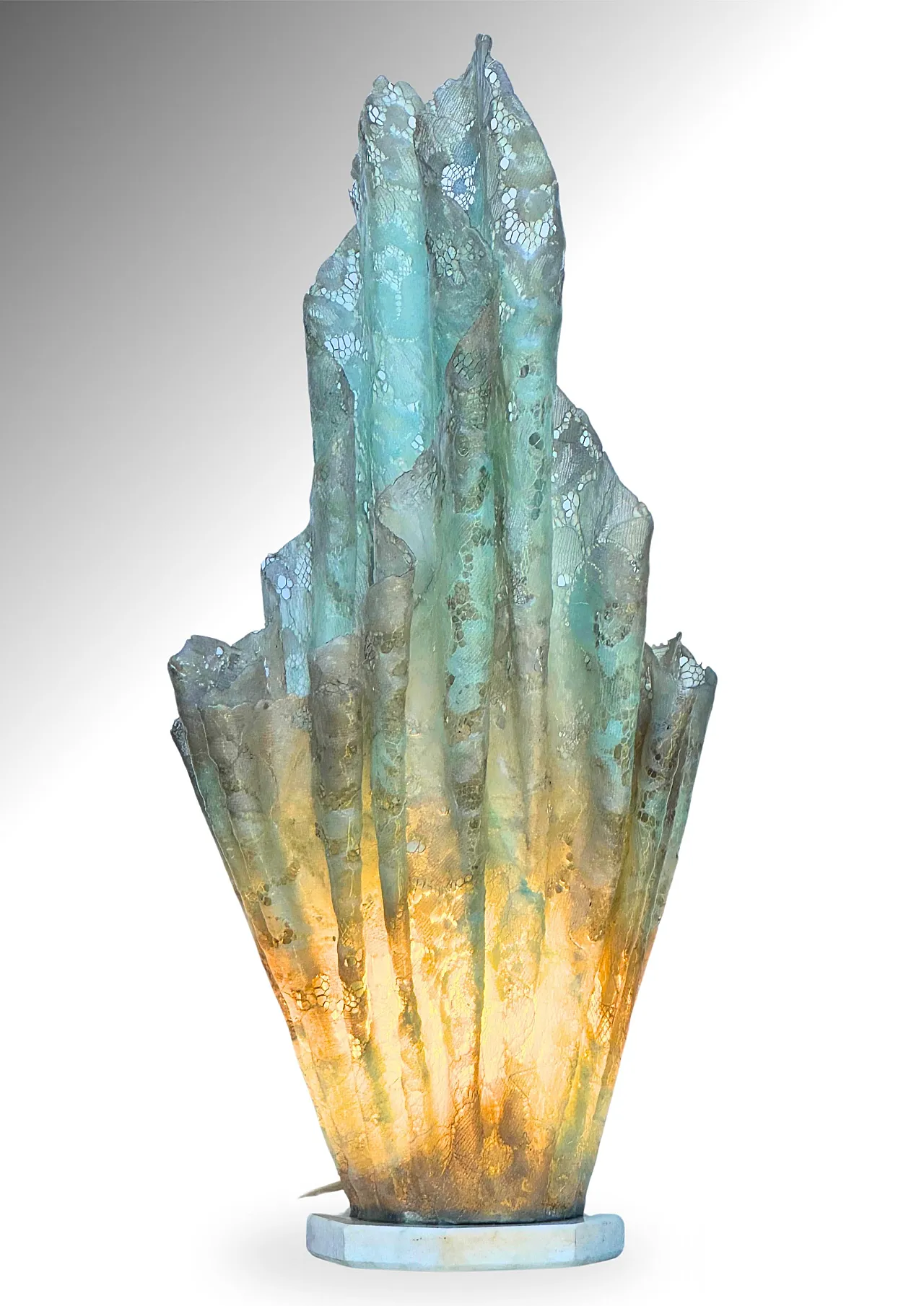 Coppia di lampade scultoree in resina Lamp Dantelle, anni '70 8