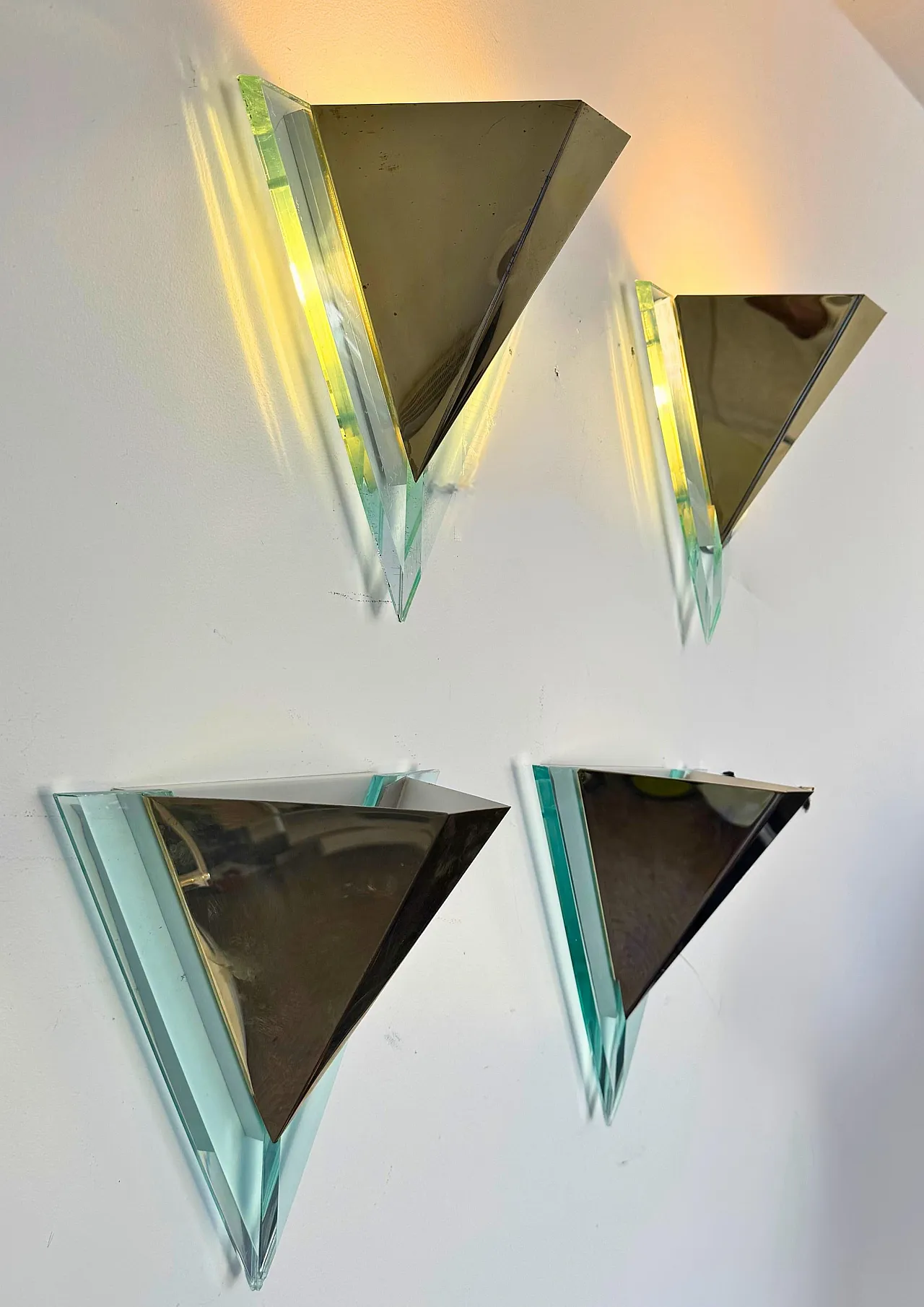 4 Applique in acrilico e ottone di Massive Lighting Belgium, anni '80 10