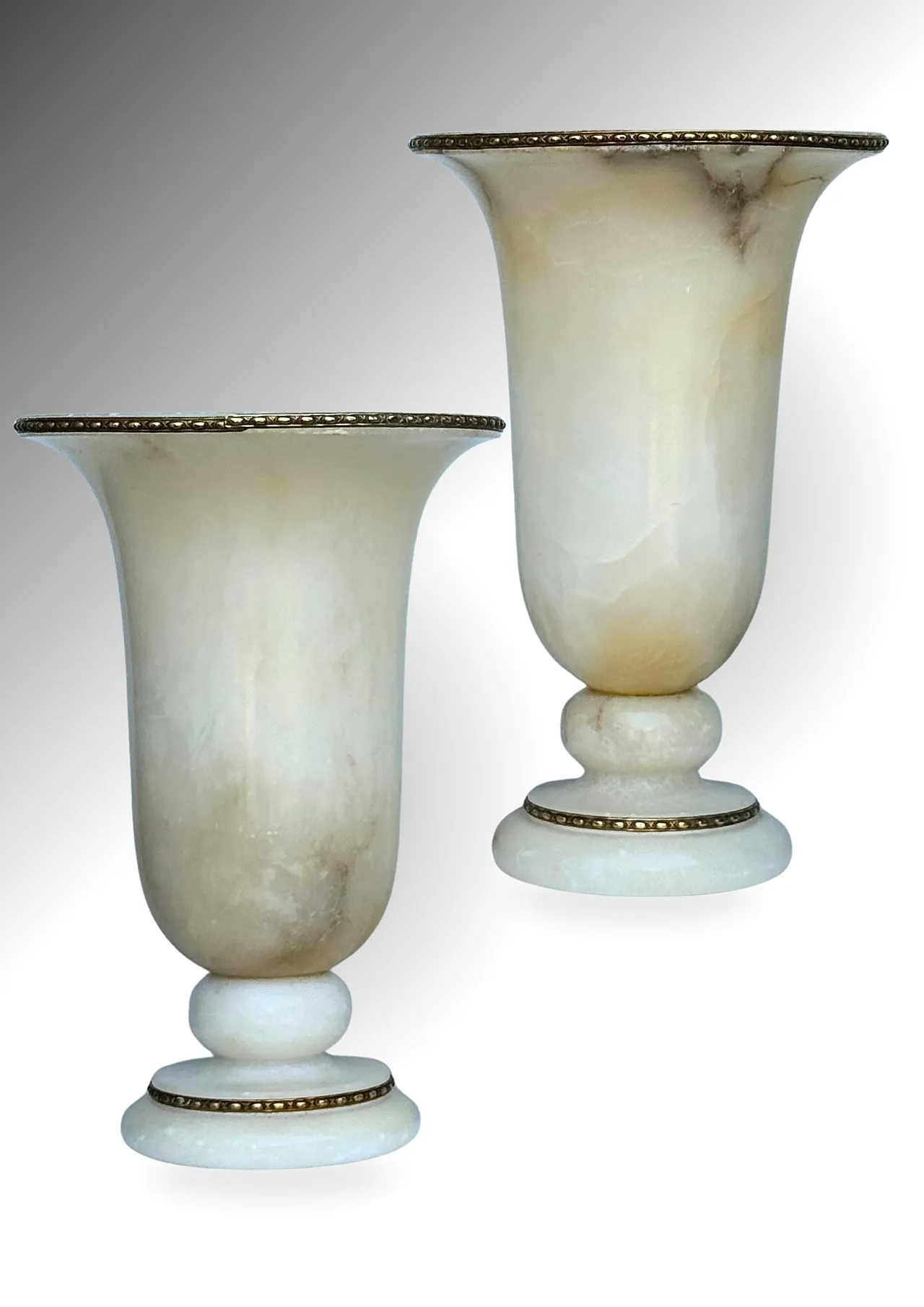 Coppia di lampade belghe in alabastro in stile Art Déco, anni ’30 3