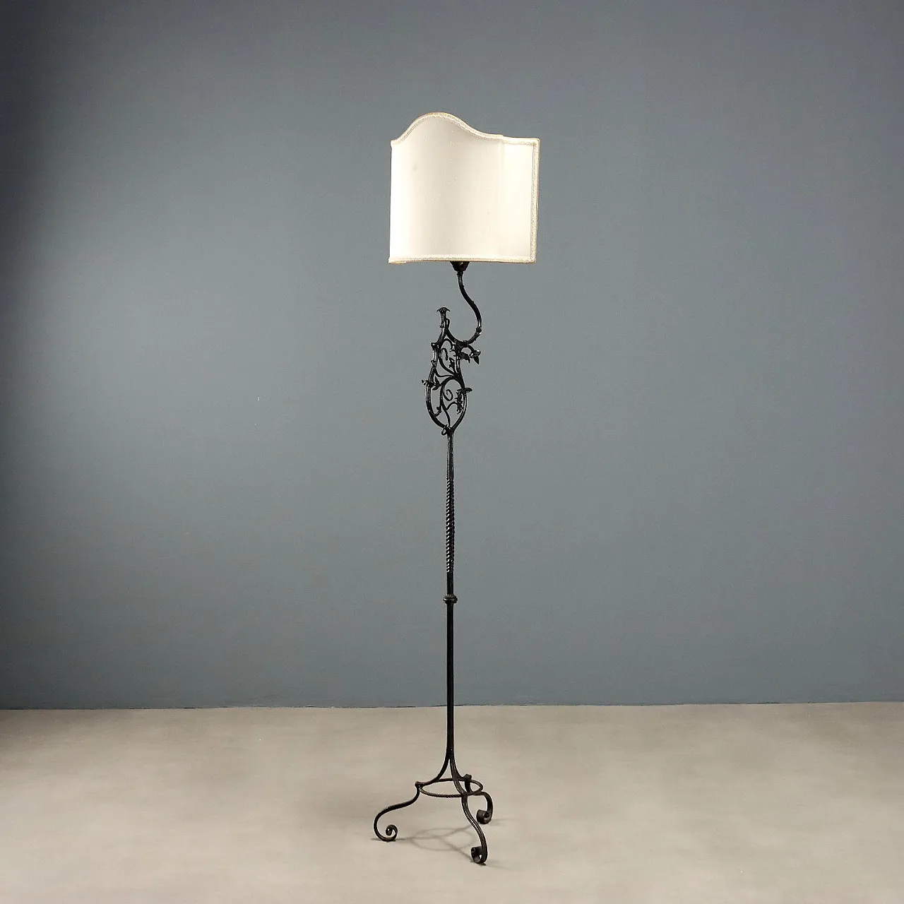Wrought iron floor lamp, 20th century 1