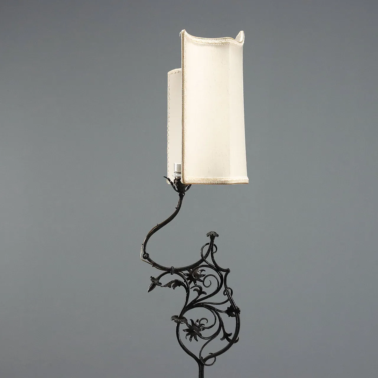 Wrought iron floor lamp, 20th century 6