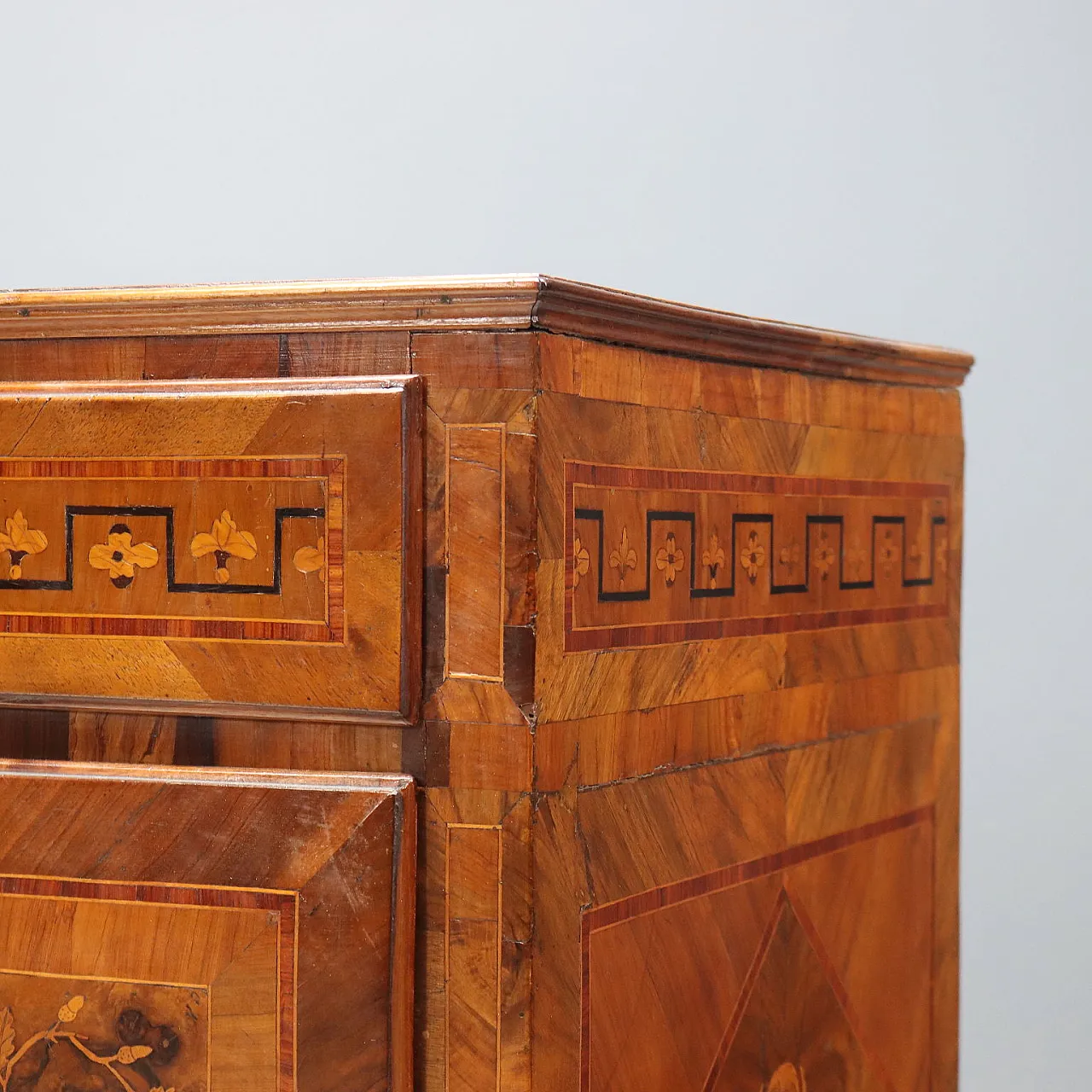 Pair of Neoclassical lombard chests of drawers, 18th century 5