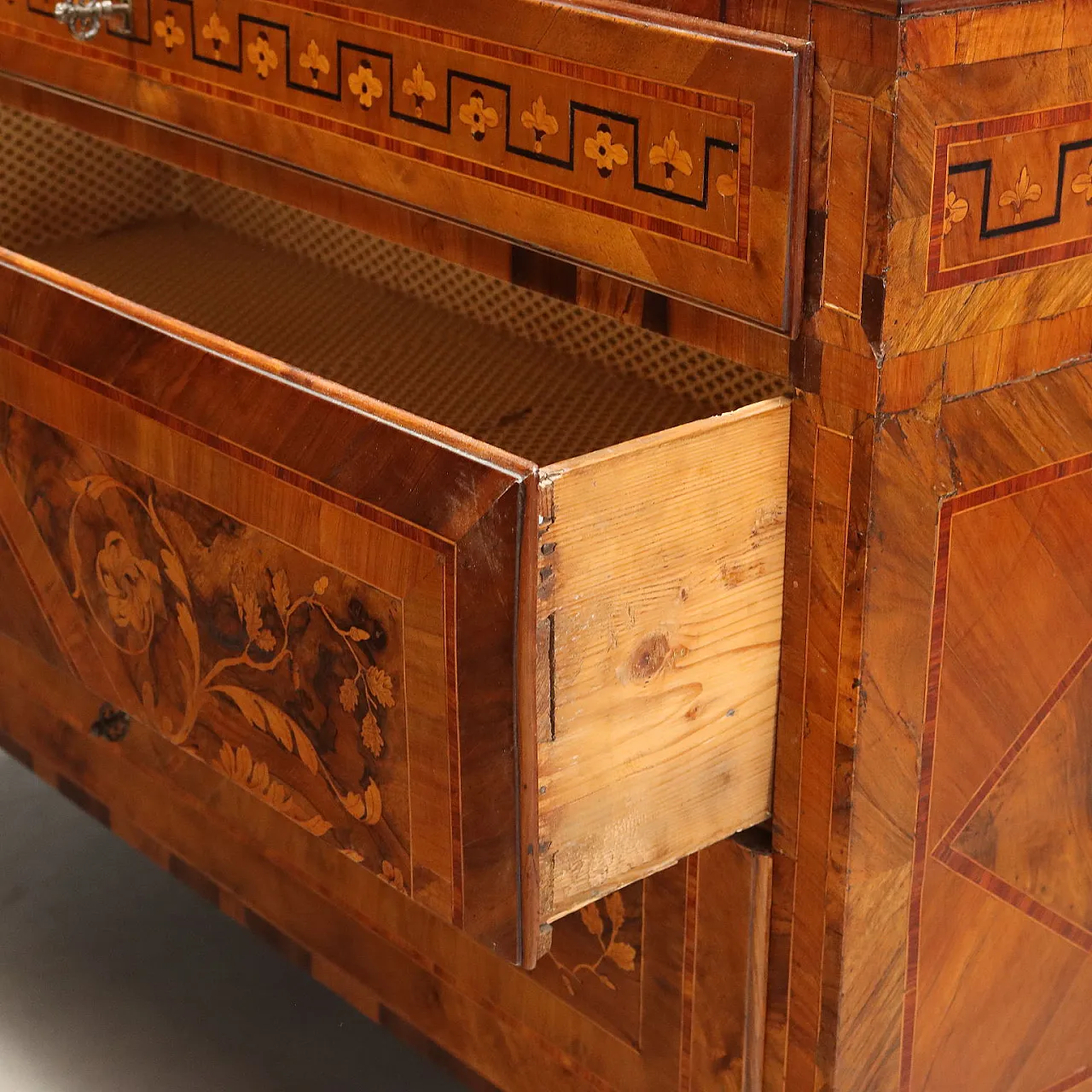 Pair of Neoclassical lombard chests of drawers, 18th century 7
