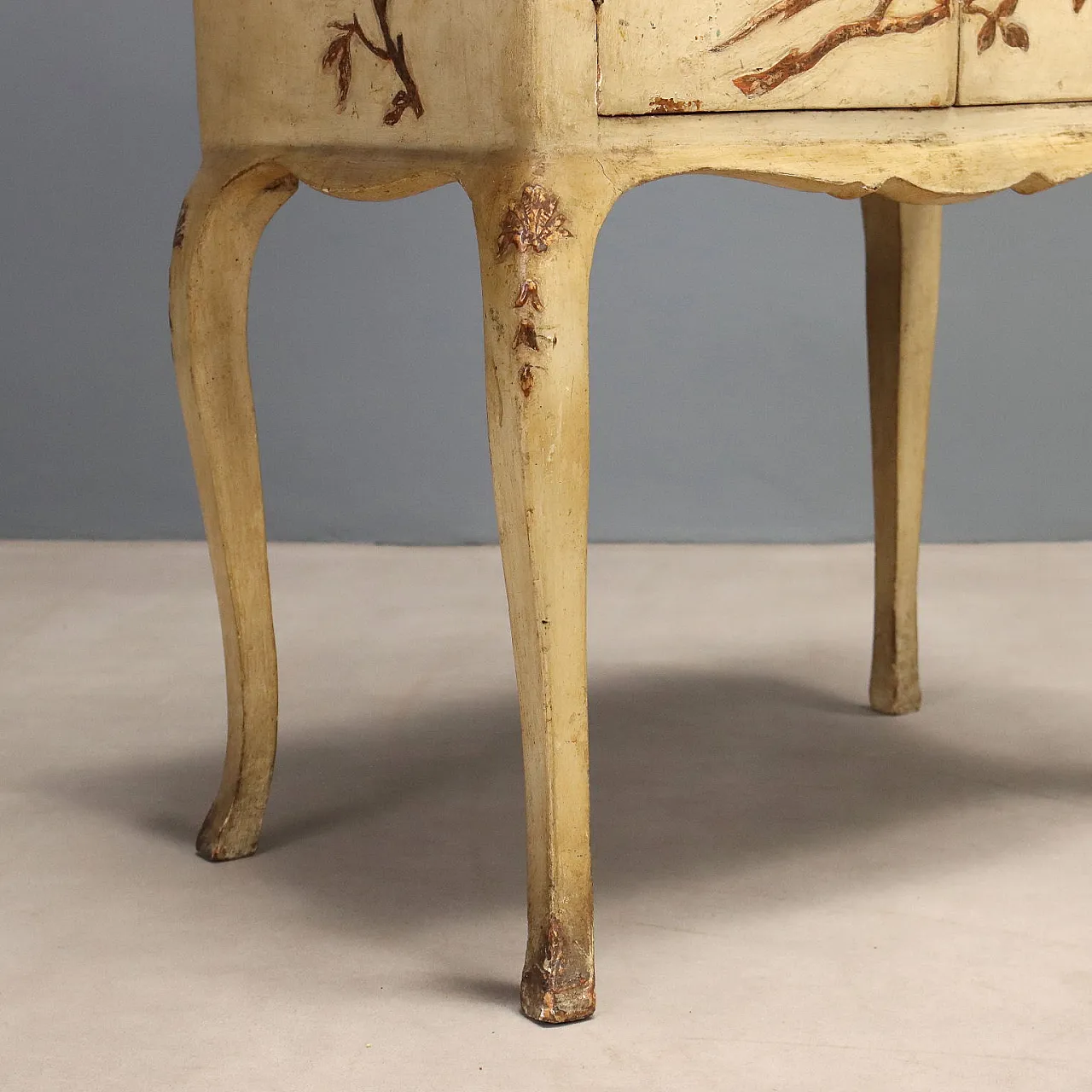 Pair of Baroque style bedside tables, 19th century 8