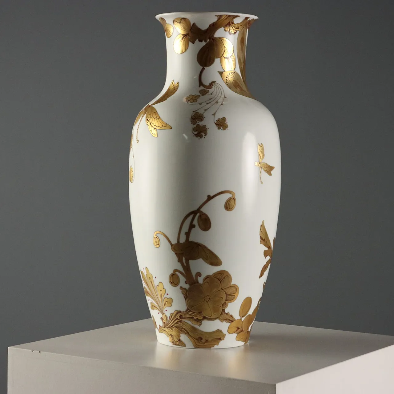 Porcelain vase by Kaiser Serenade, 20th century 4