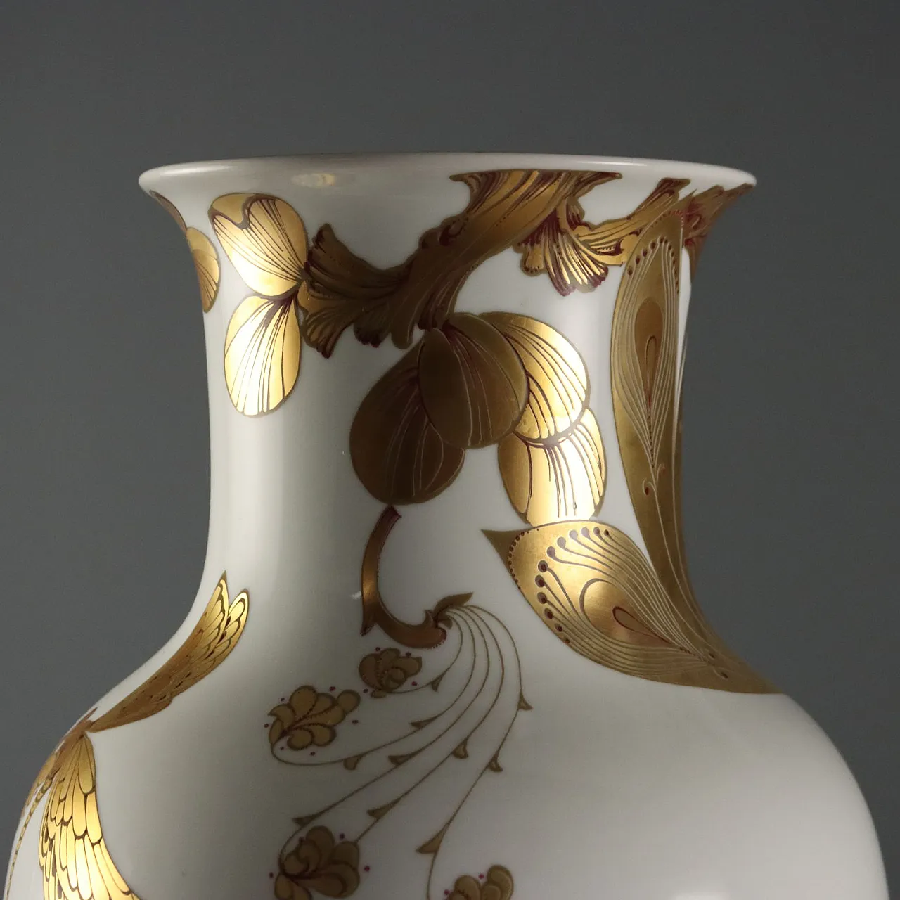 Porcelain vase by Kaiser Serenade, 20th century 5