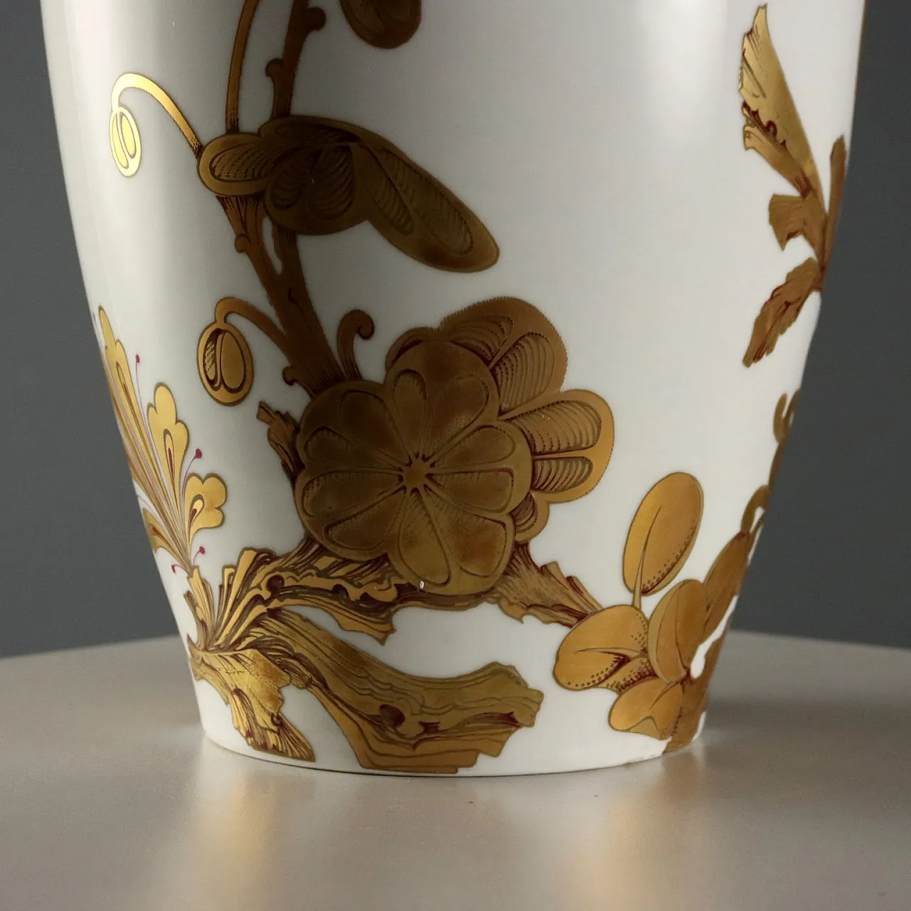 Porcelain vase by Kaiser Serenade, 20th century 6