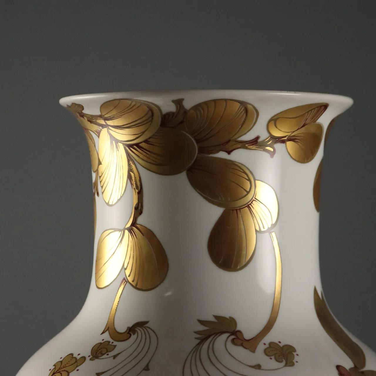 Porcelain vase by Kaiser Serenade, 20th century 7