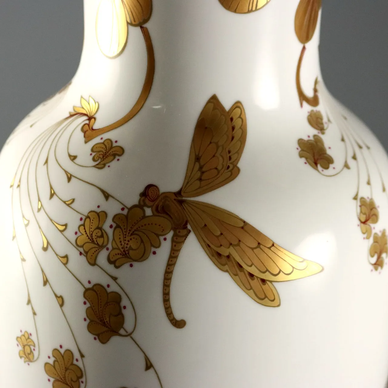 Porcelain vase by Kaiser Serenade, 20th century 9