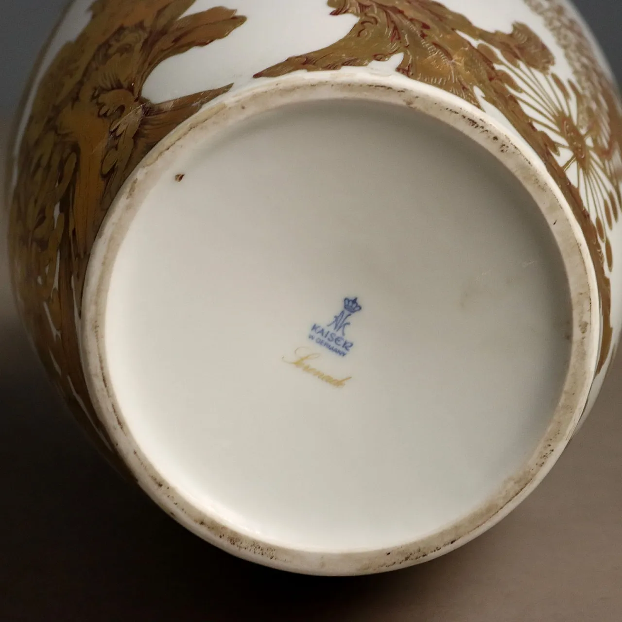 Porcelain vase by Kaiser Serenade, 20th century 10