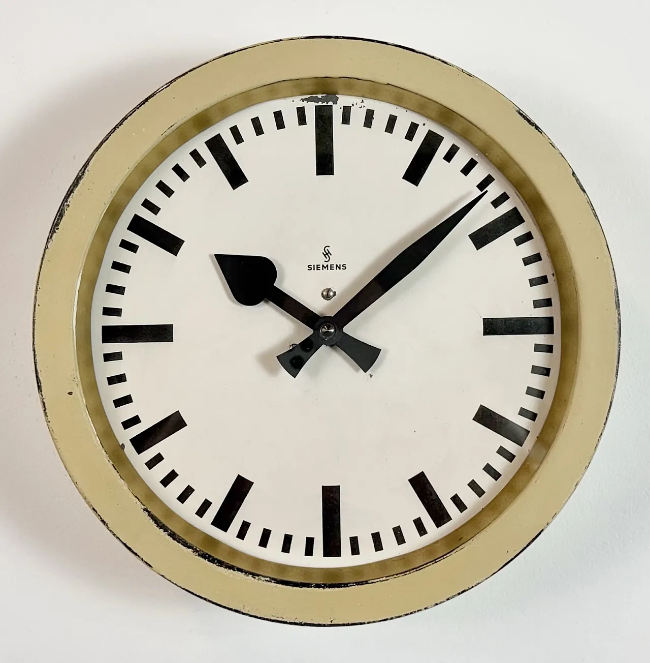 Beige Industrial Factory Wall Clock from Siemens, 1950s 3