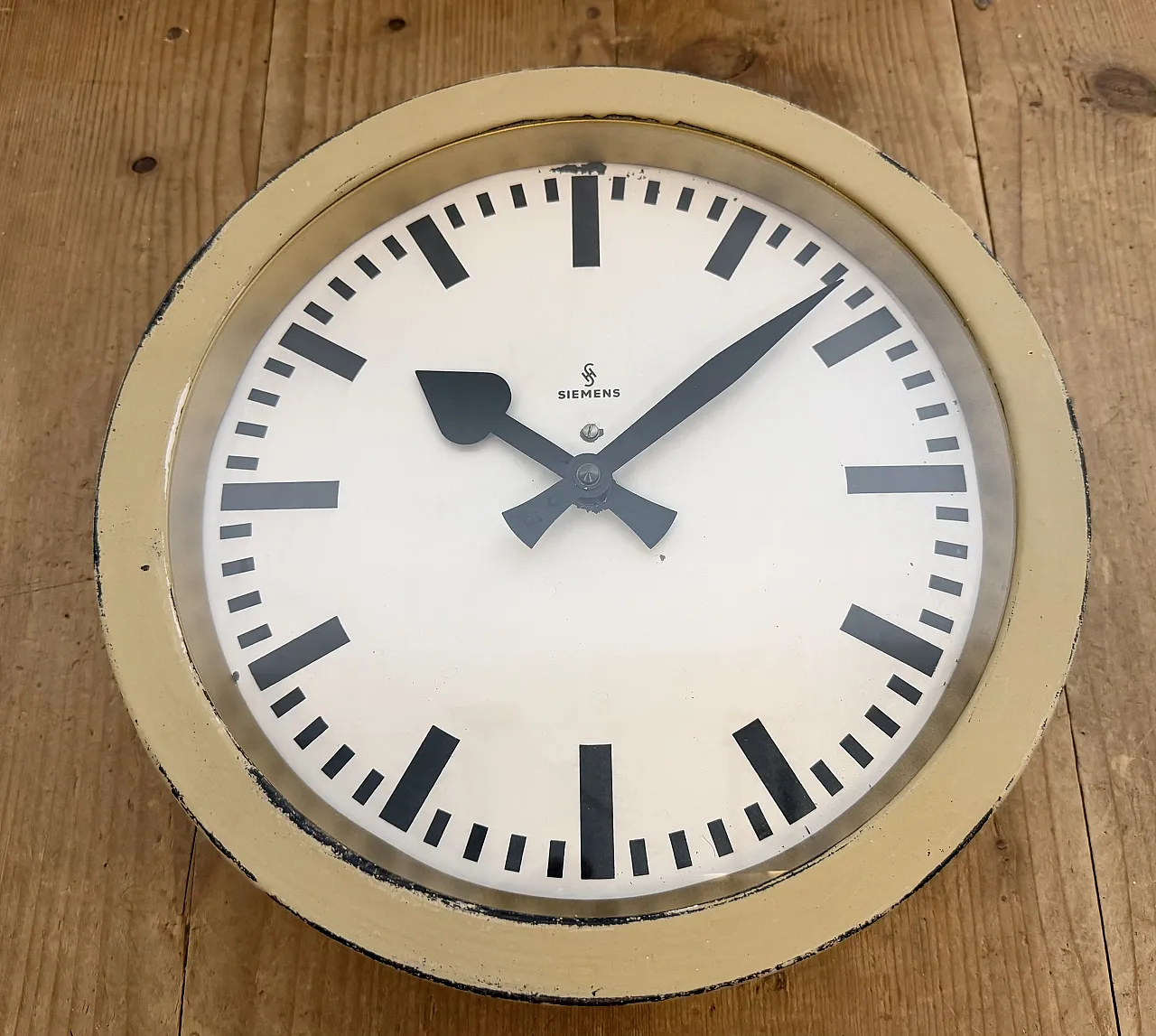 Beige Industrial Factory Wall Clock from Siemens, 1950s 9