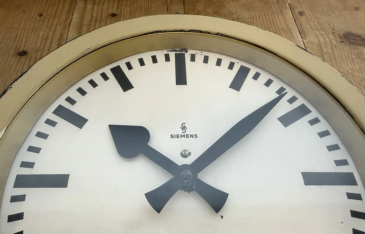 Beige Industrial Factory Wall Clock from Siemens, 1950s 10
