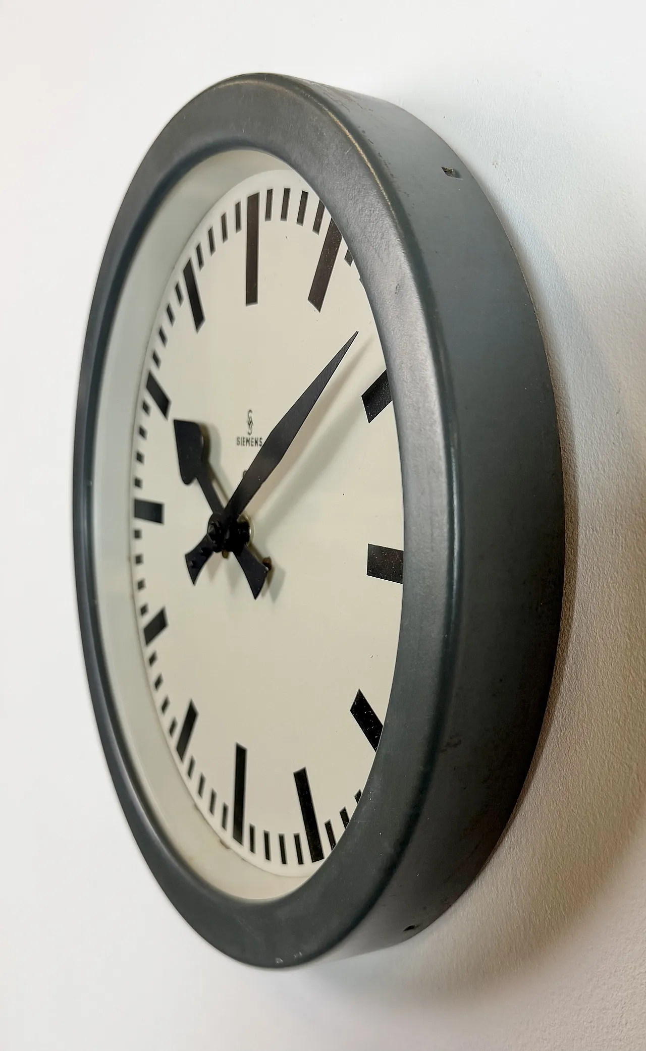 Grey Industrial Factory Wall Clock from Siemens, 1950s 4