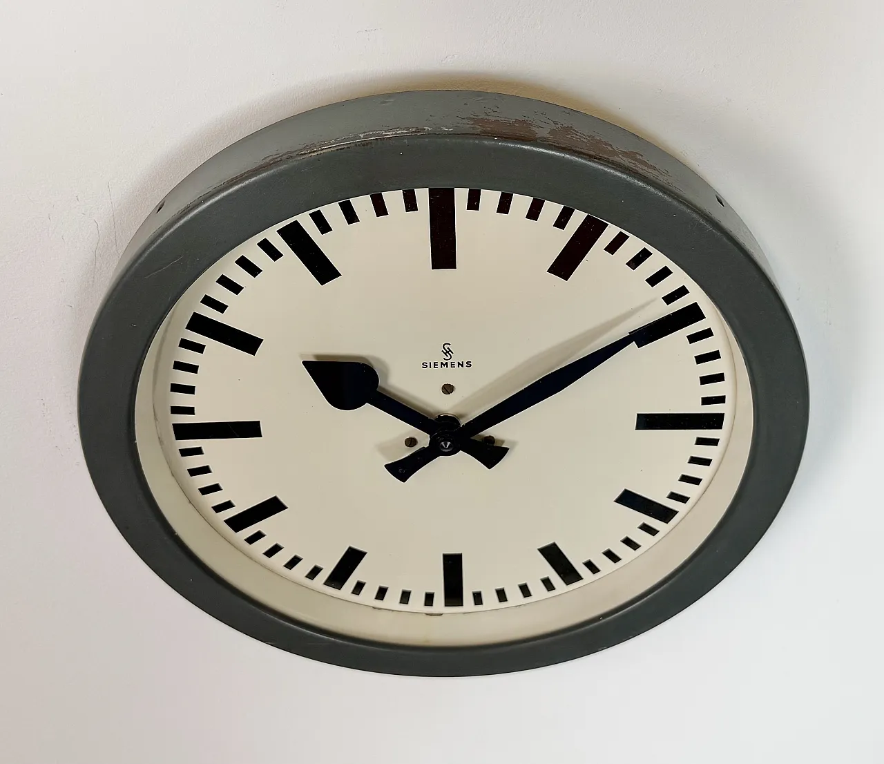 Grey Industrial Factory Wall Clock from Siemens, 1950s 5
