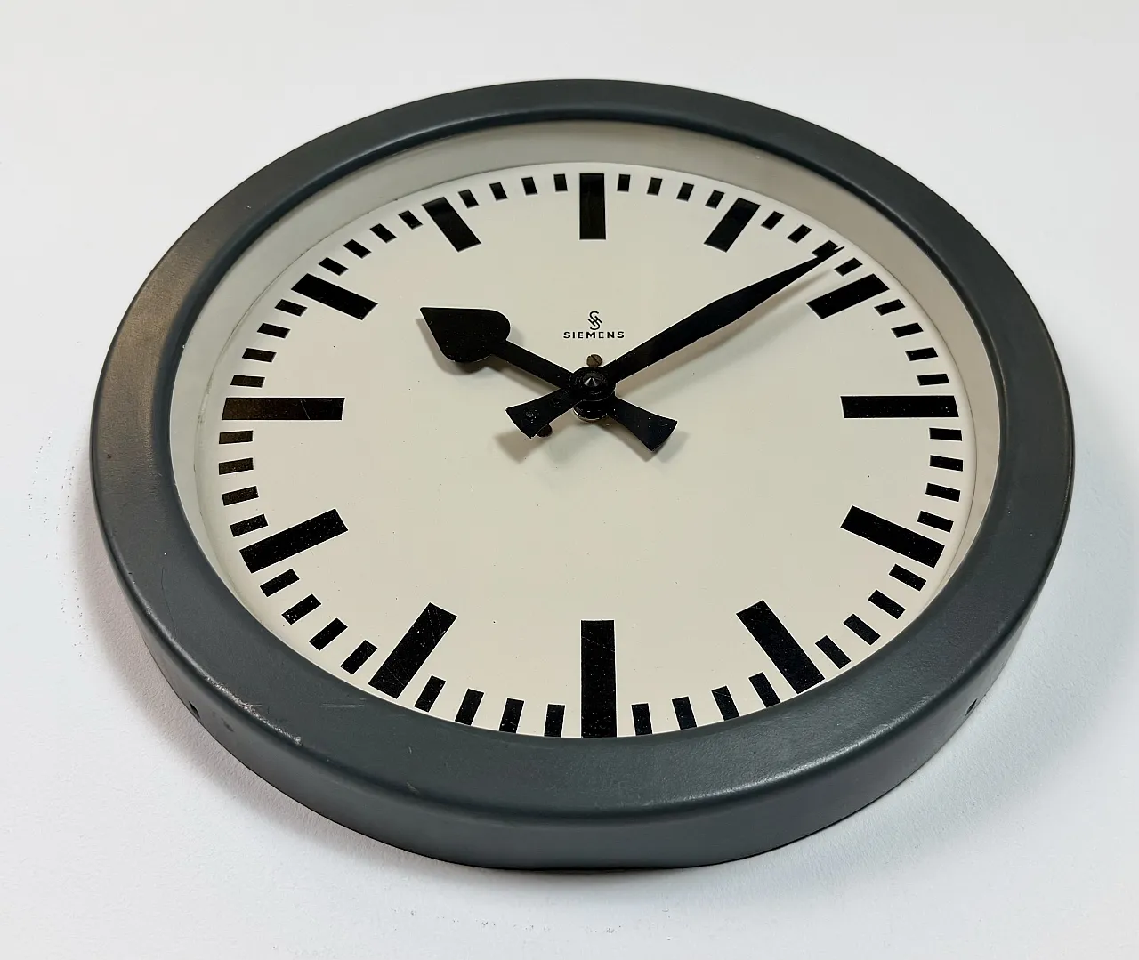 Grey Industrial Factory Wall Clock from Siemens, 1950s 6