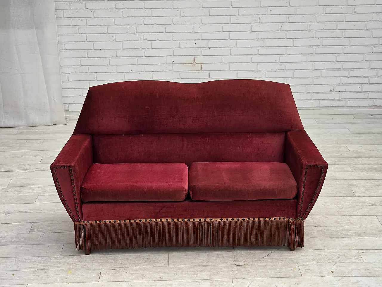 Divano danese a 2 posti, in velluto rosso, Anni '70 2
