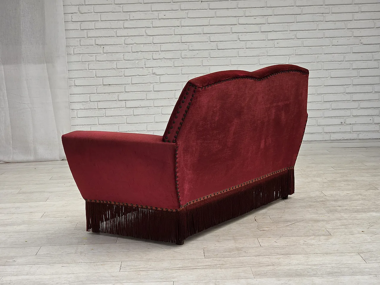 Divano danese a 2 posti, in velluto rosso, Anni '70 12