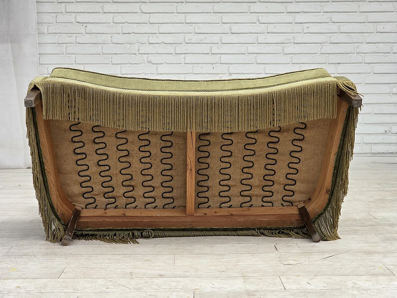 Divano danese a 2 posti, mobili in velluto verde, anni '70 10