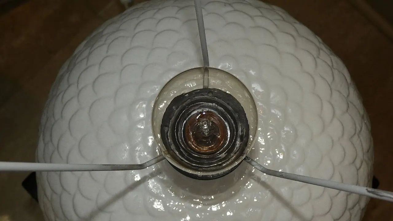 Lampada da tavolo a forma di pigna in ceramica di Tommaso Barbi, Italia, anni '70 8