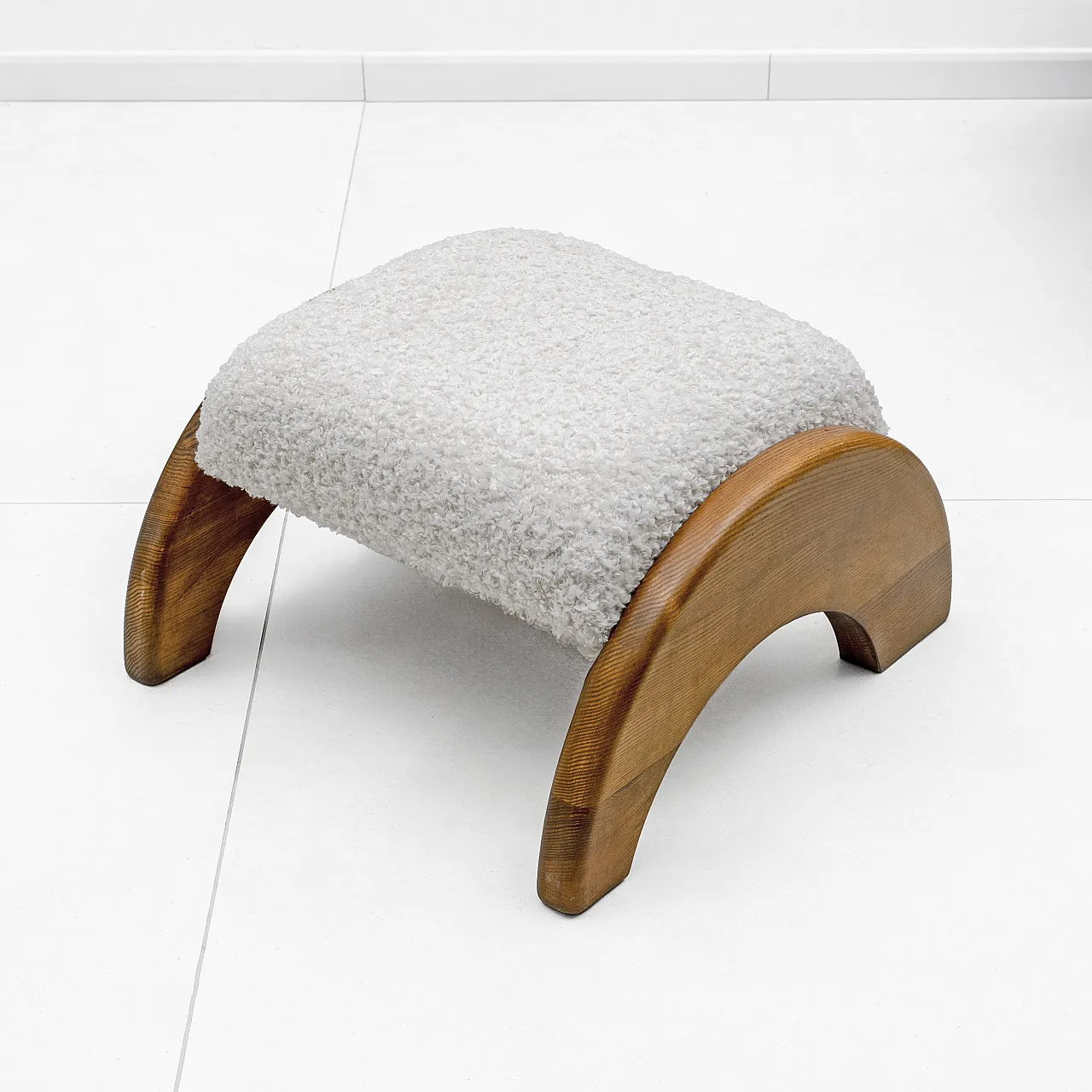 Bouclé Curved Wood and Ivory Armchair and Ottoman Set, 70s 5