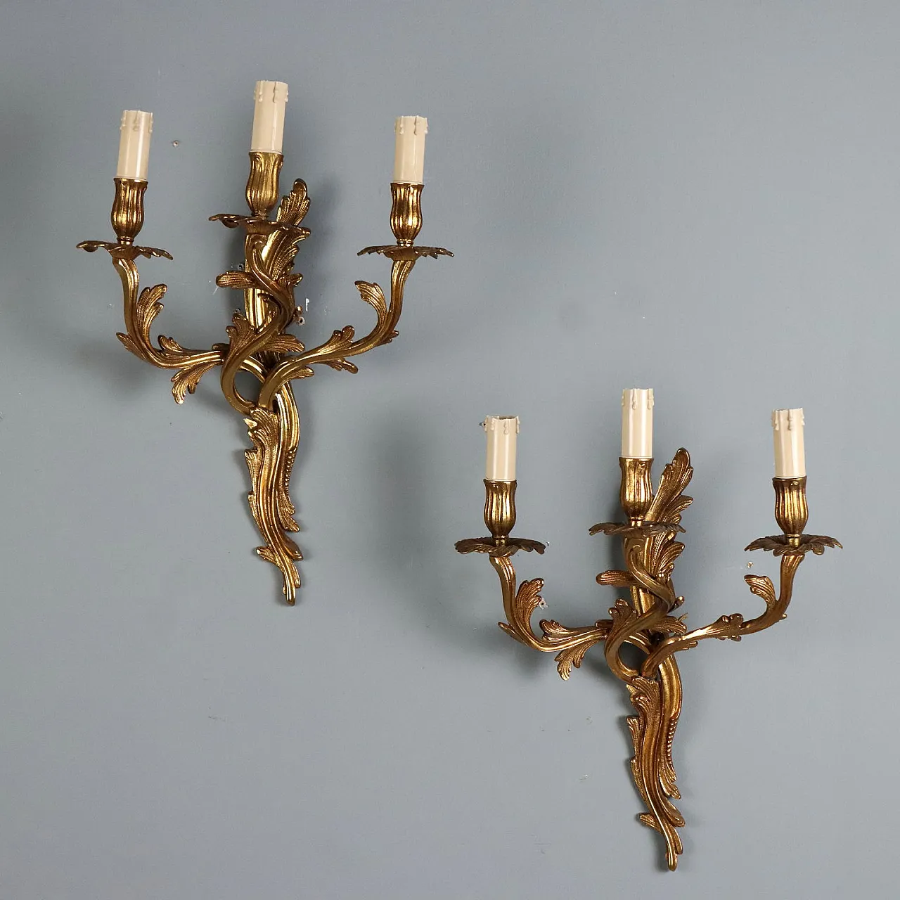 Pair of bronze appliques, early 20th century 1
